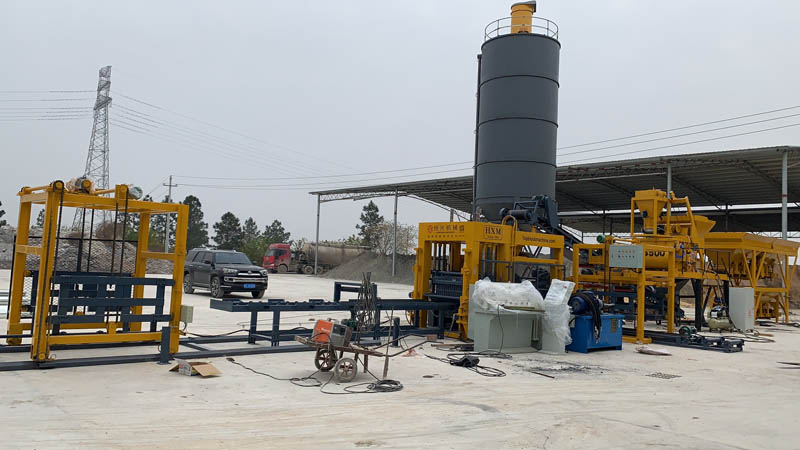 Cement brick making machine