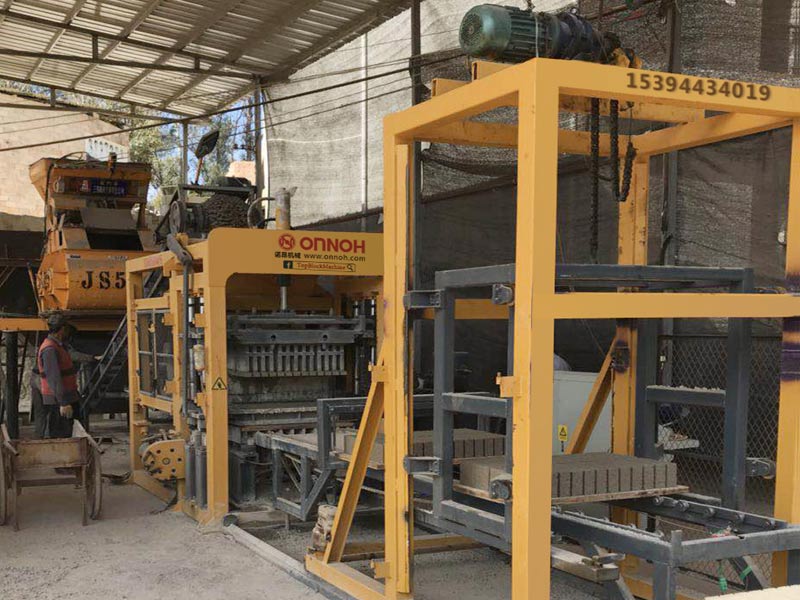 hollow <a href=https://www.onnoh.com/block-making-machine.html target='_blank'>block making machine</a>